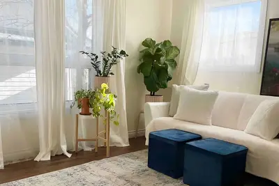 Image de Hidden Gem with Private and Peaceful Walk-out