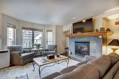 Image de 1br Plus Den, Heart of Beaver Creek Village by RedAwning