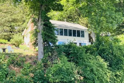 Image de Seasonal Rental Waterfront Home - 2, 700 monthly