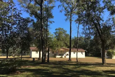 Image de Quiet Country 3/2 Unit No Pets, No checkout Chores