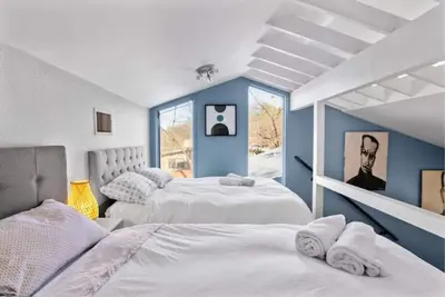 Image de Huge Private Villa near Downtown - 12 Real Beds