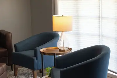 Image de Hurry! Mid Tulsa Home Discounted for August & September Bookings