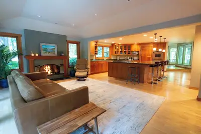 Image de Bridle Trails Treehouse