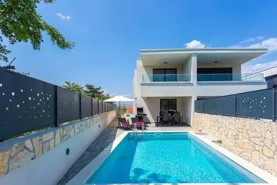 Villa Larus avec piscine privée