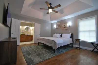 Image de Centrally located 4 bed, 3 bath near Kroger field, Rupp, golf, and hospitals.