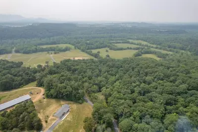 Image de Hot tub, 180 acres, river access