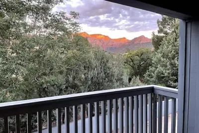 Image de Red Rock Views! Uptown Cowboy, a 5 Star property in a Fabulous location!