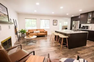 Image de Newly Remodeled River House on the Mississippi