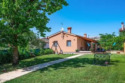 Image de Superbe maison de 2 chambres Ă Zeliski