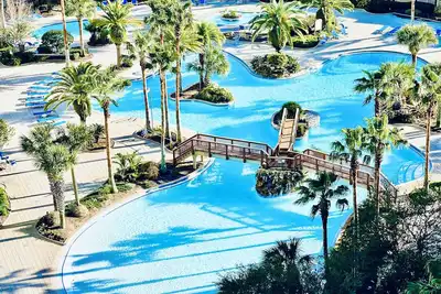 Image de 2317 Stunning 3 Bdrm ~ Book Aug 16th ~ Lagoon Pool ~ Hot Tub, Pool Deck Bar