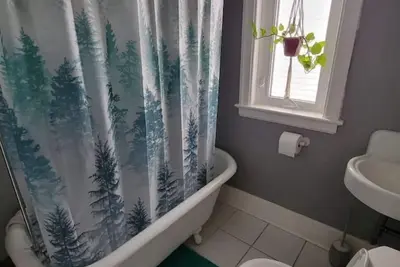 Image de House in Osborne, prime location!