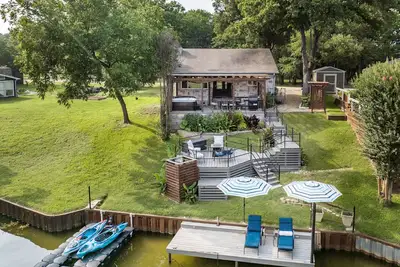 Image de Relaxing Lakefront Retreat w/ Kayaks, Hot Tub and Rv hookup