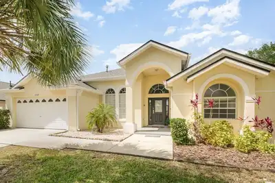 Image de Newly Refurbished, Private Pool & Spa, Large Corner Lot, Close to Disney