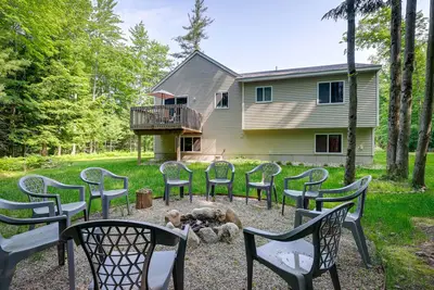 Image de Serene Pentwater Getaway w/ Yard Near Lakes
