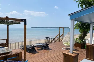 Image de Water Front Beach House - 3br w Bbq & Sunset!