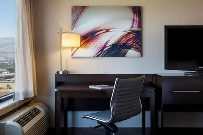 Image de Three Rooms | Stay w\/in 5 Mins to Norman Mineta San Jose Int Airport!
