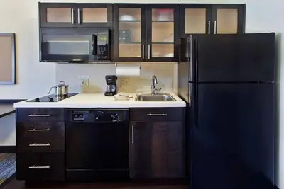 Image de Family-friendly Haven! 3 Spacious Units, Pet-friendly Property, Full Kitchen!
