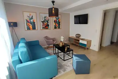 Image de ELApart by Homely Stay - Apartment mit Balkon