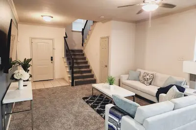 Image de Townhome near Globe life & Arlington At&TStadium.