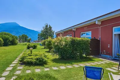 Image de Appartement dans une maison de vacances avec Wifi, climatisation, Tv, patio, animaux admis, parking