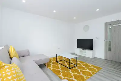 Image de Sleek and Stylish 2bed Home, Low Carbon, Parking