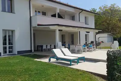 Image de Family apartment: sleeps 6, Use of garden, sunbeds and swimming pool.