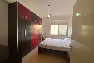 Image de Spacious Central Apartment, very close to all the local attractions and beach.