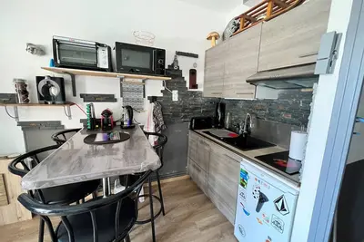 Image de Studio Cabine au Centre des Angles avec Balcon, Casier à Skis, et Kitchenette Équipée
