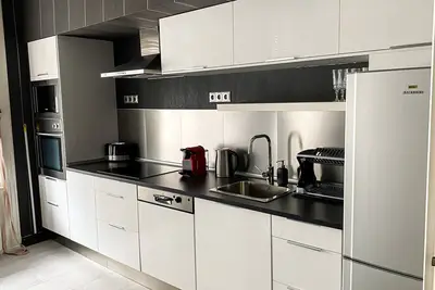 Image de Unique and Spacious Apartment in Downtown, sights within walking distance- 2 A/C