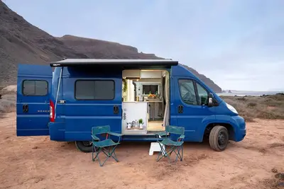 Image de 'Adventure Campingvan' avec vue sur la mer et climatisation