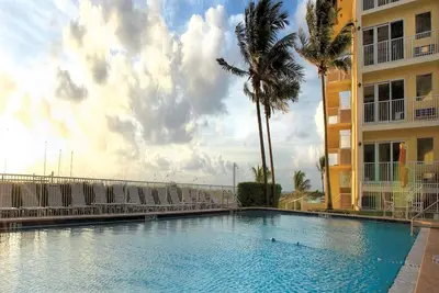 Image de 1 Bedroom Suite w/ Full Kitchen on Pompano Beach, Sea Gardens Resort! !