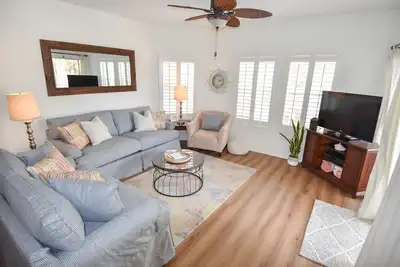 Image de Emerald Escape Ii - 2br Spc Beach Walk
