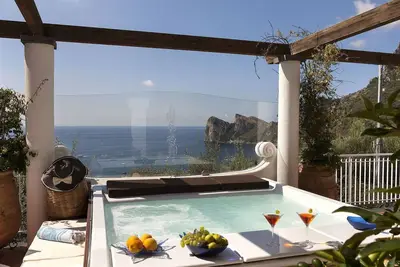 Image de Rentals in Italy - Villa Avion with Jacuzzi hot tub and a wonderful sea view