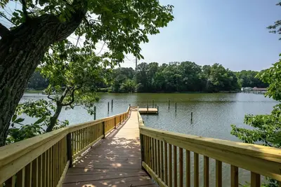 Image de Newly Renovated River Retreat w\/Dock and Pool