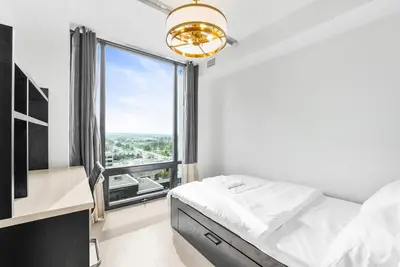 Image de Luxury New Condo+HighRise Building+2bd+2tv+Ensuite Laundry