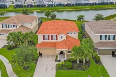 Image de 5 Bedrooms/ 4. 5 Bathrooms/ Solterra (5415 Oc)