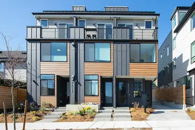 Image de Brand New Modern Home with Seattle City View|95 ws