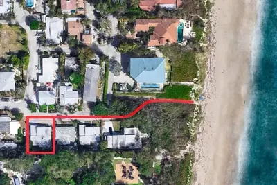 Image de Beach House East of A1a- 3 Bedroom 3 Houses from Beach