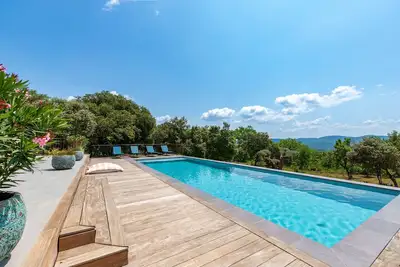 Image de Maison de 4 chambres, piscine de 12m, vues incroyables, 5mn de marche du village