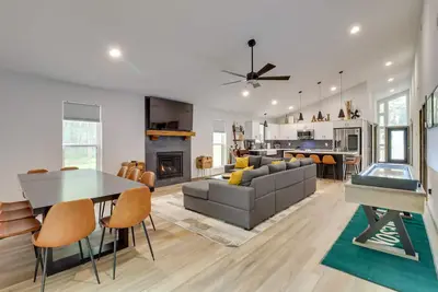 Image de Walk to Water Park: Split-Rock Resort Home w/ Deck
