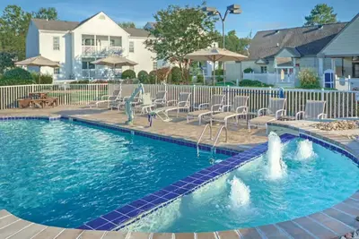 Image de 2 Bedroom Deluxe Condo at Williamsburg, Kingsgate Resort! !