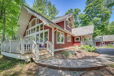 Image de Lakefront Michigan Retreat w/ Private Dock