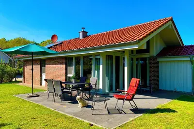 Image de Cozy vacation home with sauna, fireplace, garden and boat (pet-friendly)