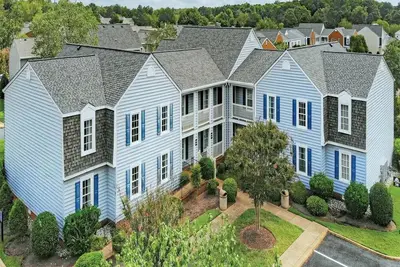 Image de 3 Bedroom Lockoff Condo w/ 2 Living Areas, 2 Kitchens, @ Williamsburg Kingsgate!