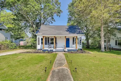 Image de Updated Greenville Home w/ Backyard!