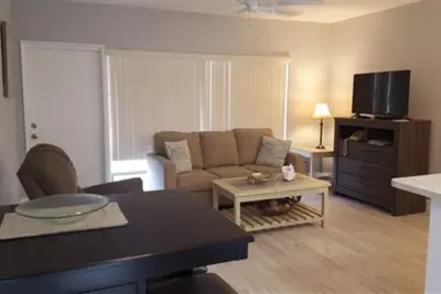 Image de Two Bedroom Apartment #206/208