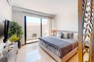 Image de Centro studio with rooftop pool, hot tub, gym, on-site bar, & balcony