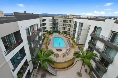 Image de Modern Studio Retreat by the Ocean • Pool • Gym • Hot Tub • Bbq