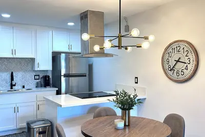 Image de Minutes from Carlsbad Downtown and Beach