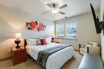 Image de Cal-King Suite, Ground Floor & Outdoor Adventures!